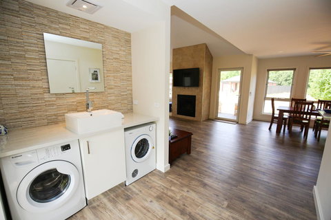 Amber Mist Villa Two - Accommodation Whitsundays 12