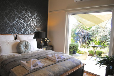 Bed Of Roses - Accommodation Whitsundays 2