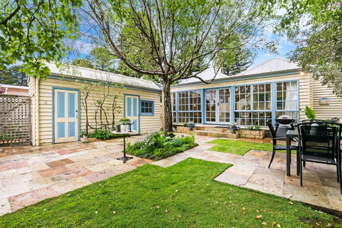 Edge17 Port Fairy Wharf - Accommodation Whitsundays 2