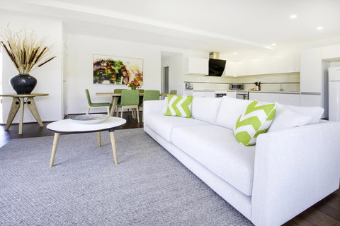 Phillip Island Towers - Accommodation Whitsundays 7