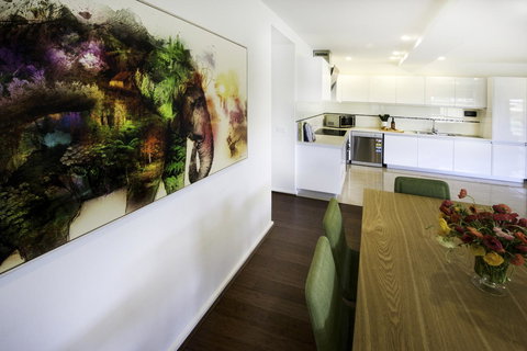 Phillip Island Towers - Accommodation Whitsundays 8