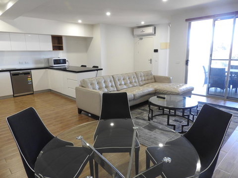 Phillip Island Towers - Accommodation Whitsundays 4