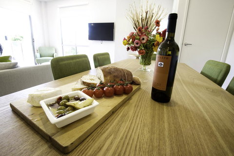 Phillip Island Towers - Accommodation Whitsundays 29