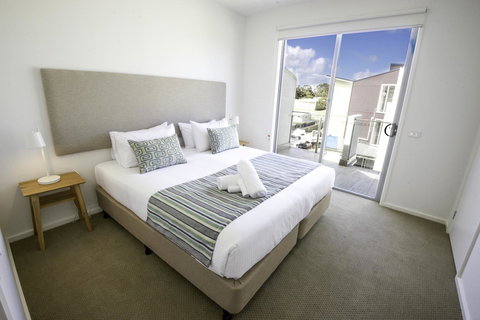 Phillip Island Towers - Accommodation Whitsundays 6