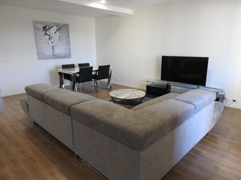 Phillip Island Towers - Accommodation Whitsundays 20