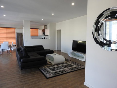 Phillip Island Towers - Accommodation Whitsundays 15