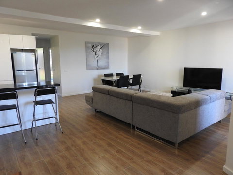 Phillip Island Towers - Accommodation Whitsundays 19