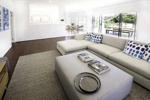 Phillip Island Towers - Accommodation Whitsundays 1