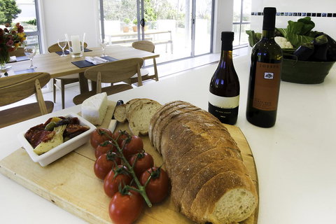 Phillip Island Towers - Accommodation Whitsundays 32