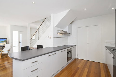 Bask At The Glade - Rejuvenate Stays - Accommodation Whitsundays 2