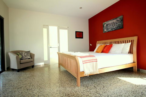 3 Bells Alpine Cottage - Accommodation Whitsundays 6