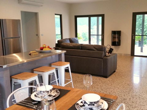 3 Bells Alpine Cottage - Accommodation Whitsundays 15
