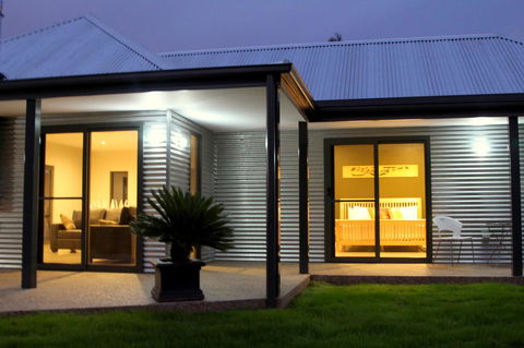 3 Bells Alpine Cottage - Accommodation Whitsundays 10