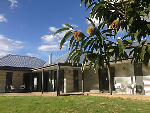 3 Bells Alpine Cottage - Accommodation Whitsundays 0