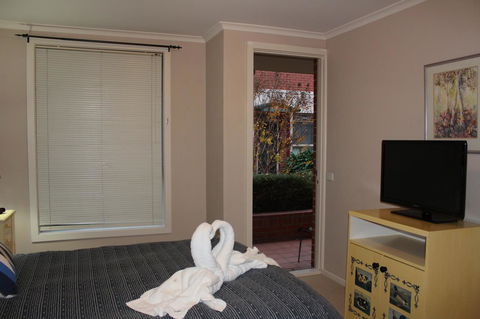 Australian Home Away @ Box Hill 2 Bedroom - Accommodation Whitsundays 3
