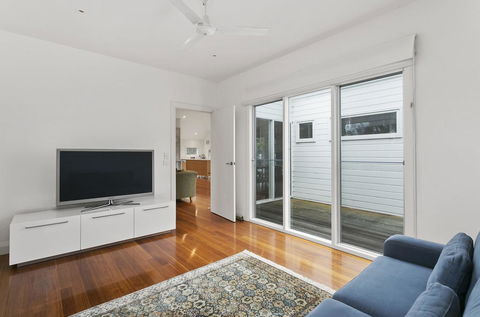 Perfect Blairgowrie Beach House - Accommodation Whitsundays 10