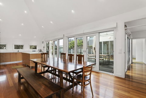 Perfect Blairgowrie Beach House - Accommodation Whitsundays 9