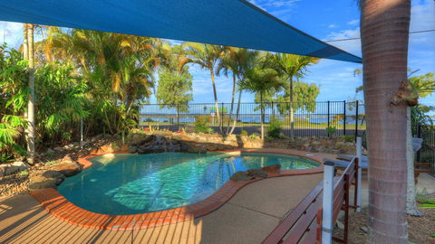 Dolphin Waters - Accommodation Whitsundays 15