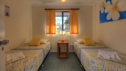 Dolphin Waters - Accommodation Whitsundays 9