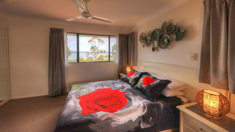 Dolphin Waters - Accommodation Whitsundays 4