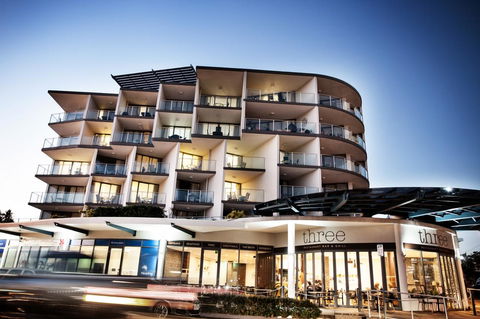 Ocean Views Resort Caloundra - Accommodation Whitsundays 1