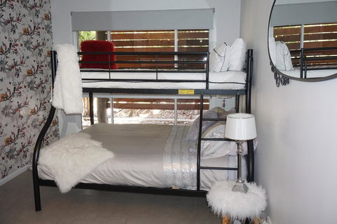 Airlie Beach Eco Cabins - Adults Only - Accommodation Whitsundays 17