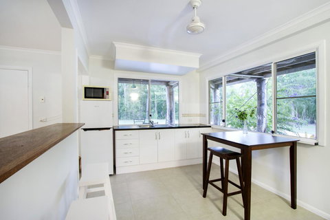 Airlie Beach Eco Cabins - Adults Only - Accommodation Whitsundays 37