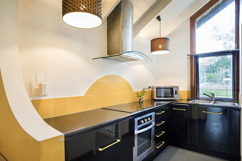 Airlie Beach Eco Cabins - Adults Only - Accommodation Whitsundays 19