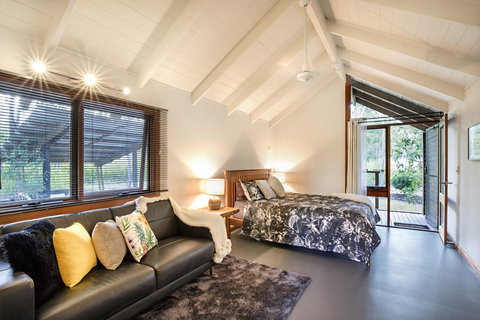 Airlie Beach Eco Cabins - Adults Only - Accommodation Whitsundays 21
