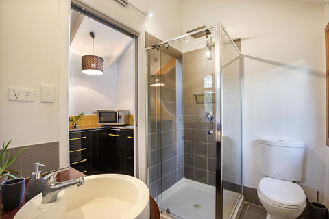 Airlie Beach Eco Cabins - Adults Only - Accommodation Whitsundays 30