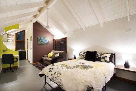 Airlie Beach Eco Cabins - Adults Only - Accommodation Whitsundays 25