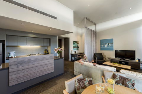 Oaks Redcliffe Mon Komo Suites - Accommodation Whitsundays 21
