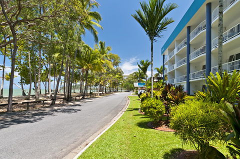 Agincourt Beachfront Apartments - Accommodation Whitsundays 11