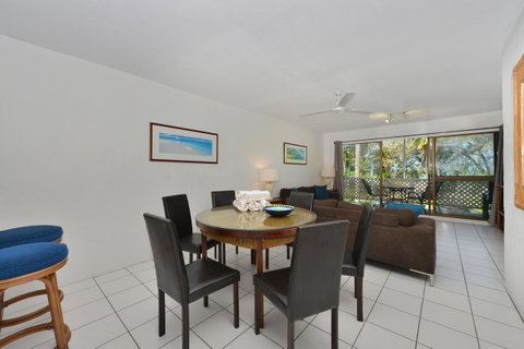 Seascape Holidays At Beachfront Terraces - Accommodation Whitsundays 9