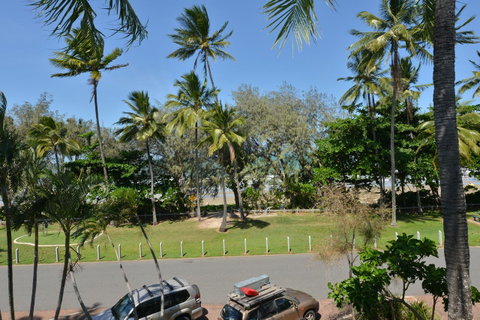 Seascape Holidays At Beachfront Terraces - Accommodation Whitsundays 27