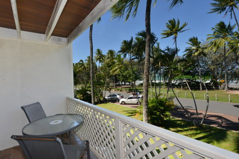 Seascape Holidays At Beachfront Terraces - Accommodation Whitsundays 13