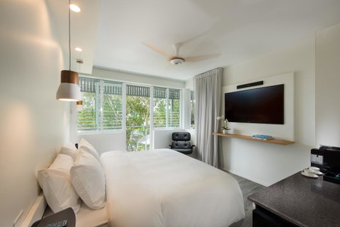 Heart Hotel And Gallery Whitsundays - Accommodation Whitsundays 3