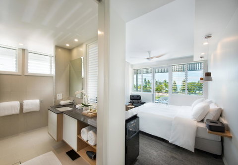 Heart Hotel And Gallery Whitsundays - Accommodation Whitsundays 2