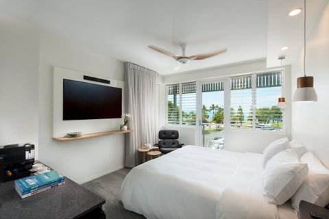 Heart Hotel And Gallery Whitsundays - Accommodation Whitsundays 4