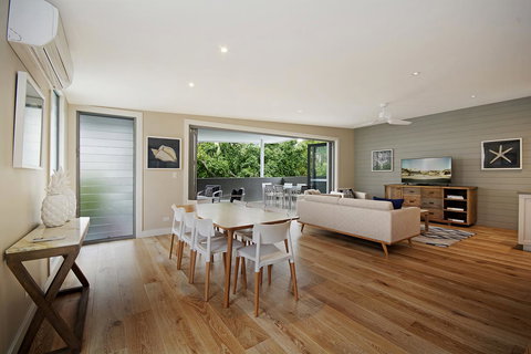 Jacaranda Noosa - Accommodation Whitsundays 21