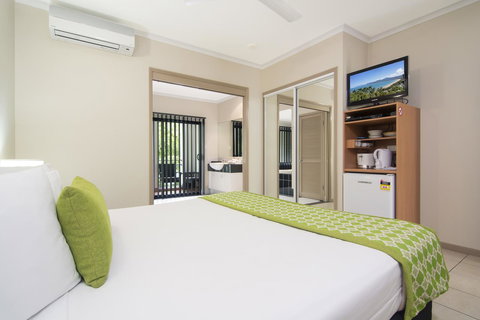 Regal Port Douglas - Accommodation Whitsundays 3