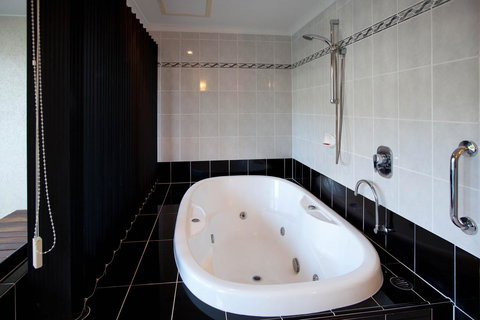 Regal Port Douglas - Accommodation Whitsundays 27