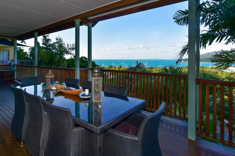 Bella Vista On Nara Pets Welcome - Accommodation Whitsundays 4