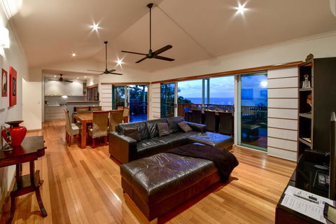 Bella Vista On Nara Pets Welcome - Accommodation Whitsundays 11