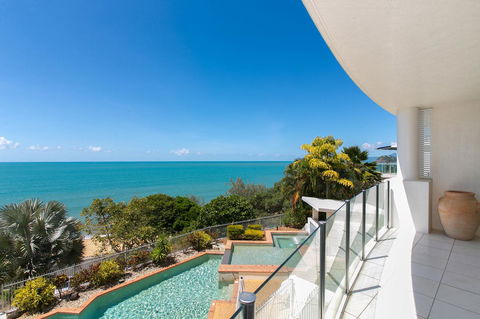 Bellevue At Trinity Beach - Accommodation Whitsundays 1