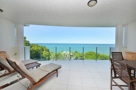 Bellevue At Trinity Beach - Accommodation Whitsundays 8