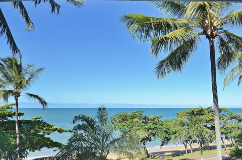 Roydon Beachfront Apartments - Accommodation Whitsundays 5