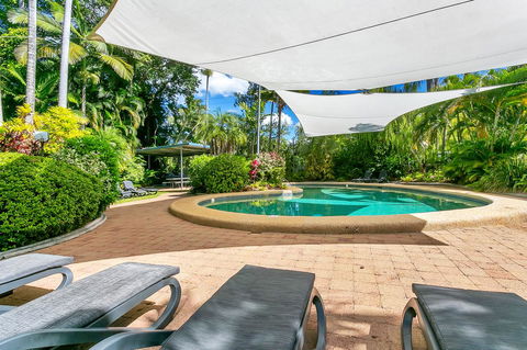 Roydon Beachfront Apartments - Accommodation Whitsundays 14