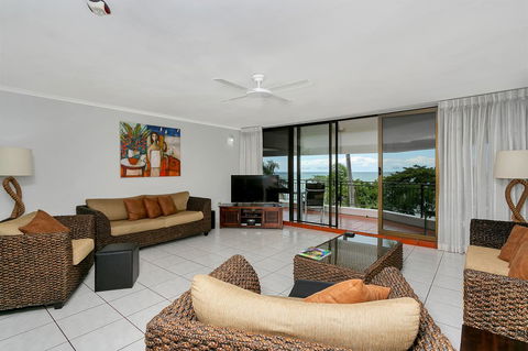 Roydon Beachfront Apartments - Accommodation Whitsundays 4
