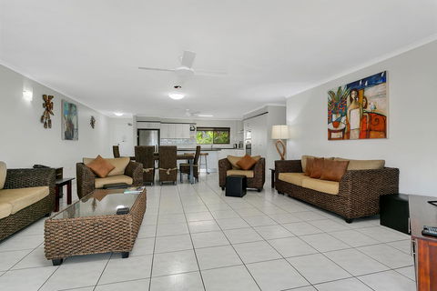 Roydon Beachfront Apartments - Accommodation Whitsundays 1